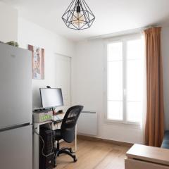 Apartment of 26 m2 near the park of Belleville