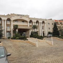 فندق الخيال الكبير