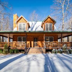 Log Cabin, Ample Parking, AC, Deck, Fireplace