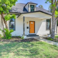 1 Mi to Dtwn San Antonio Sleek Bungalow with Yard!