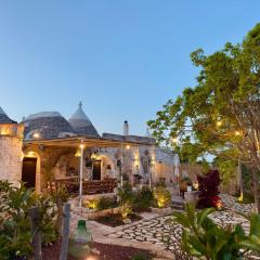 Sto al Trullo - Historic Trullo with Private Jacuzzi and Sauna