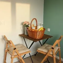 Chambre privée 350 m de la mer et proche et gr34 avec coin repas et micro onde