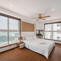 Three-bedroom house with sea view