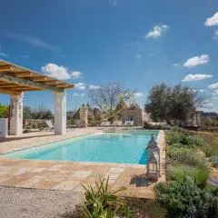 TD Trulli Perla Bianca Trulli with Pool & Vineyard