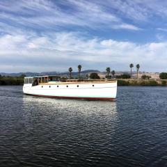 Fabulous Yacht Rental for a Unique Glamping Getaway in Bay Area, California