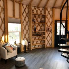 Spacious Yurt by Blue Ridge Parkway with Mountain Views in Fancy Gap, Virginia