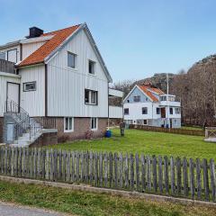 3 Bedroom Amazing Home In Dyrön