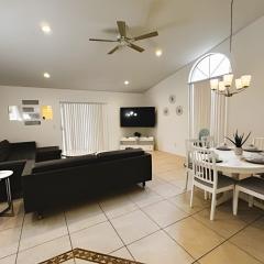 Lakeside Pool Home, Games close to Disney & Malls