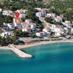 1 Bedroom Stunning Apartment In Duce