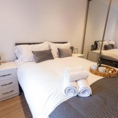 New London 2 Bedroom, 2 Bathroom Flat