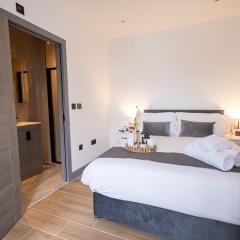 New London 2 Bedroom, 2 Bathroom Flat