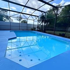 10 Minutes to Disney! Pool Hom, Large Backyard