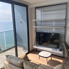 Top Floor New Amazing Studio with Sea View