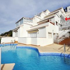 Apartment in Roses with Sea Views & Pool