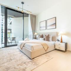 Studio Near Dubai Autodrome & Trump Golf Club, Binghatti Amber, JVC By Deluxe Holiday Homes