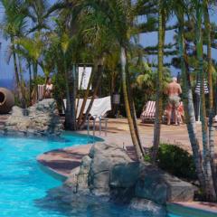 Comodo Apartamento con Terraza y Vistas al Mar