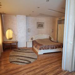 Проспект Дмитра Яворницького 4