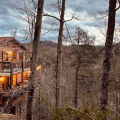 Cozy Secluded Cabin Firepit Hot Tub