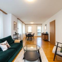 Duplex cosy appt, top location