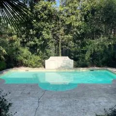 Youhosty - Exclusive Townhouse Garden and Pool