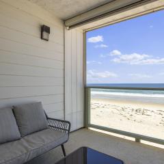 Shoreline Hideaway Coastal Comfort Meets San Diego Cool—Steps from the Ocean. Stunning Views