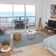 Amazing studio in front of the sea