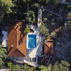 New Luxury Villa Korcula Timeless with private pool, Free Parking, Seafront, for 6 persons