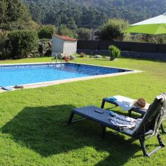 A Broula Casa con piscina
