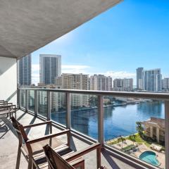 Coastal Luxe Residences - Premium Suites with Pool and Water Views