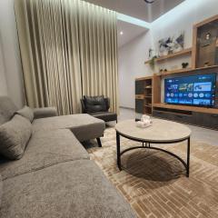 Elegant 2BR Stay in Al Yarmook - Near Dammam Road