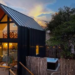 The Hillside at Meridian Hot tub & Firepit