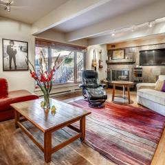Beautiful Deluxe Condo in Aspen with Hot Tub