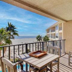 415 Seascape by AvantStay Beachfront Condo w Communal Pool Access