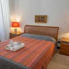 Lovingenoa - Prione - White House