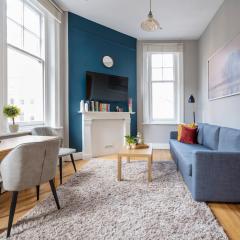 Sunny Corner Apartment in Center of London (2)
