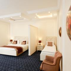 East Legend Hotel