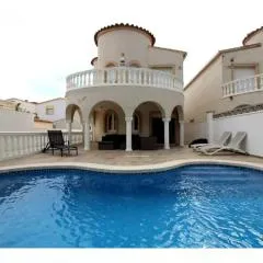Grande villa familiale avec piscine, près plage et canaux