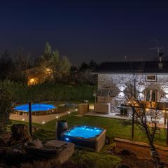 k10 Luxury House, Pool, Jacuzzi, Gym, Private Garden