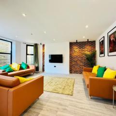 BIG Bournemouth 4-Bedroom - 2-Bathroom - Sleeps 10