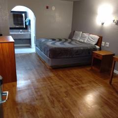 King Bed Hotel Studio 109