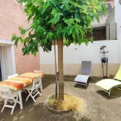 Havre de paix au cœur du village de Florensac.