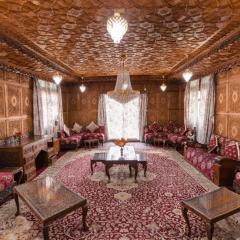 Royal Mumtaz Grp 蒙達斯集團