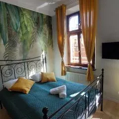 Cozy Old Town Apartments