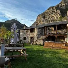 Apartamentos Rurales La Laguna Somiedo