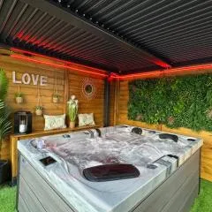 Logement cosy avec piscine et jacuzzi privé