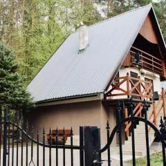 Bajkowe Chatki domki letniskowe nad jeziorem Narie