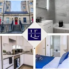 Cozy Entire Flat with Gated Parking- Contractors, Family, Groups