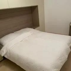 Moderne Wohnung mit Garten