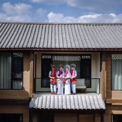 Shaxi Fengyasong Village Hotel