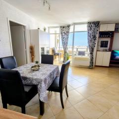 Sky view and sunny by CASAS COCODRILO